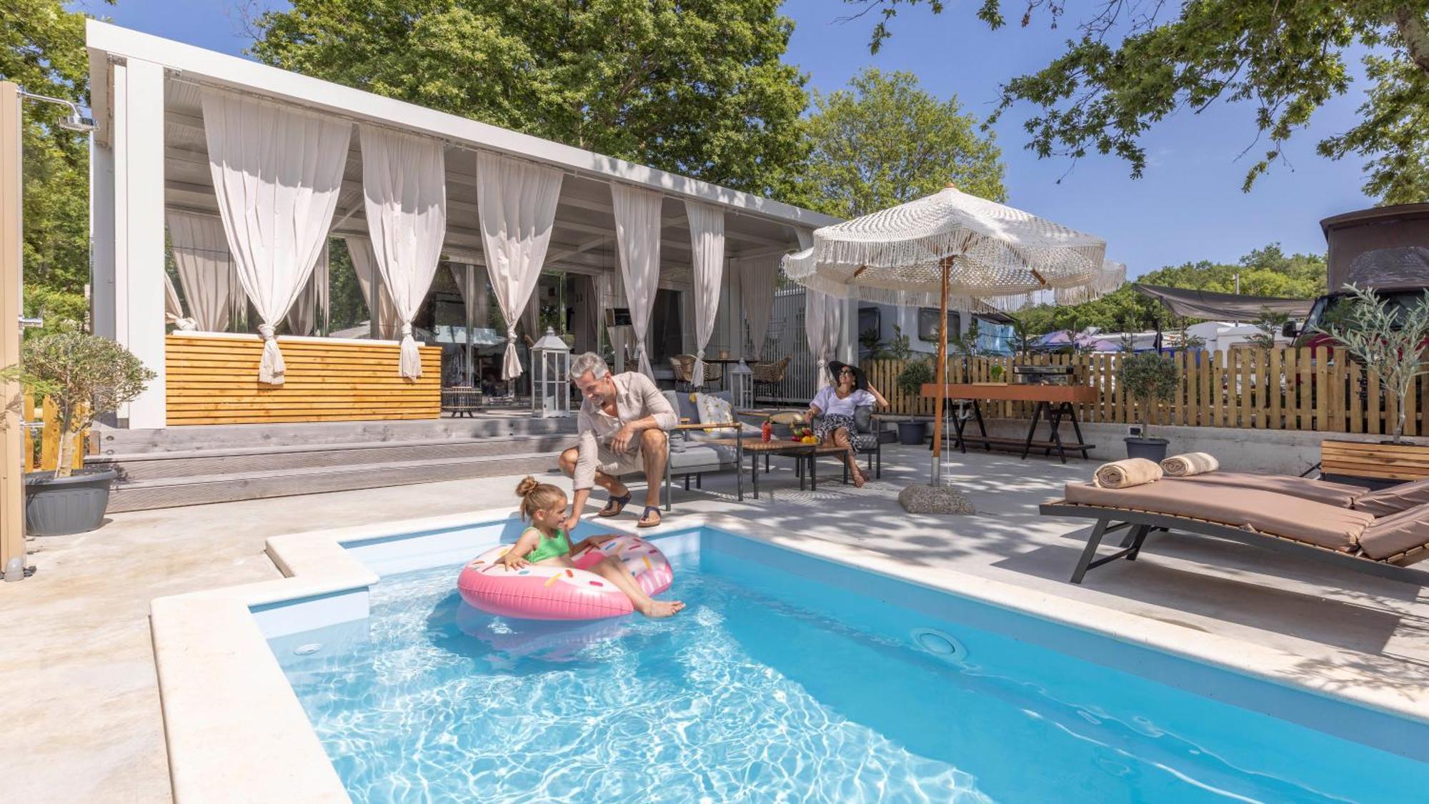 Superior - Private Heated Pool - Jacuzzi - Breakfast In Pool